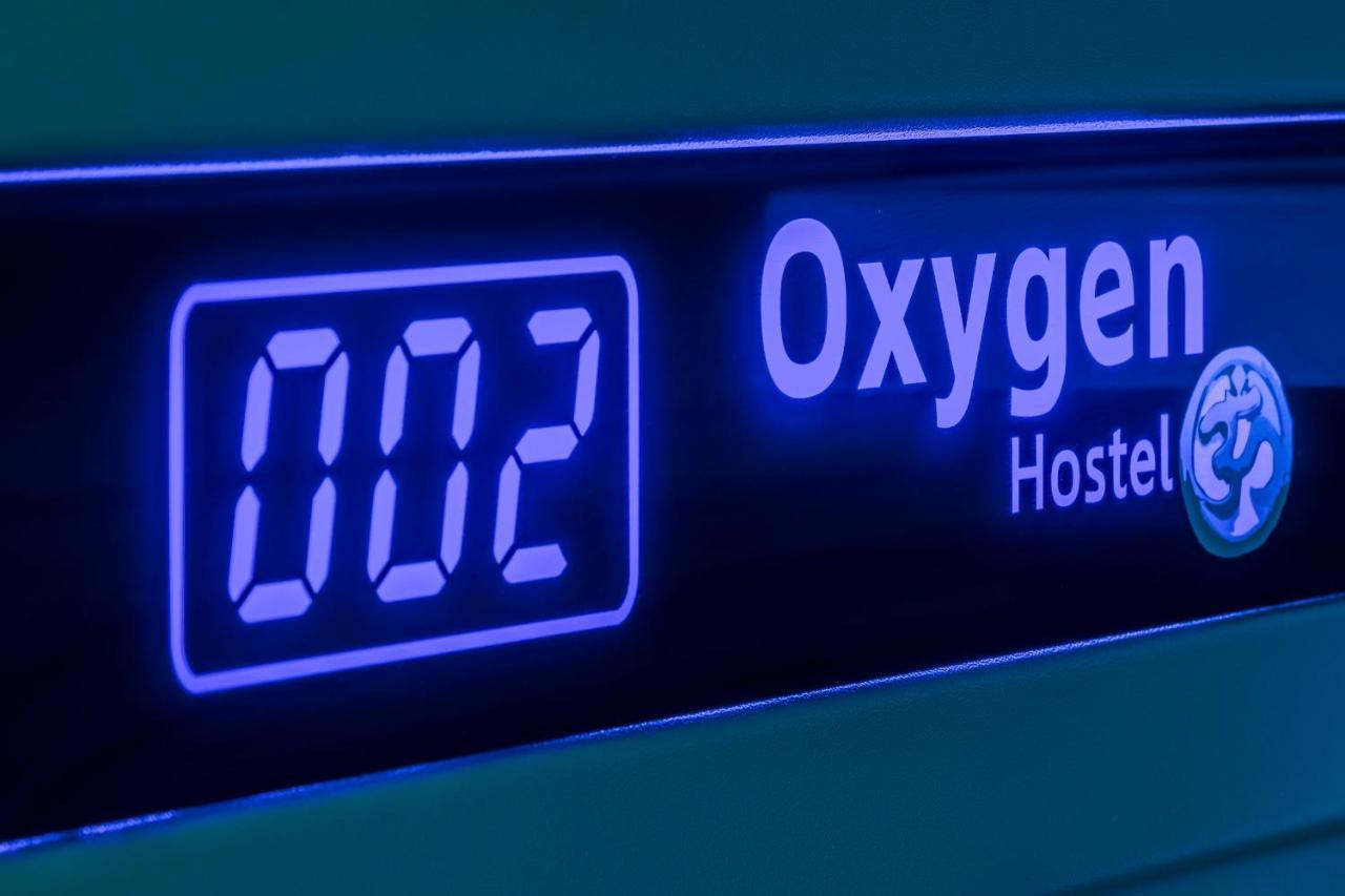 Oxygen Hostel Capsula Мадрид Екстер'єр фото
